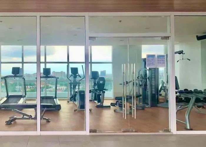 Unit With Balcony And Unlimited Wifi Apartment *